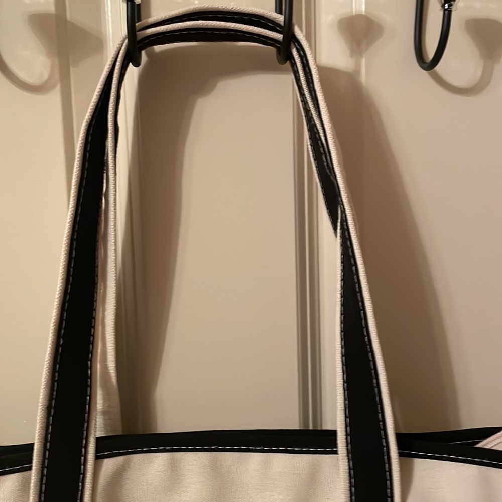 Women's A Monogrammed Tote Bag NWOT - Picture 4 of 7